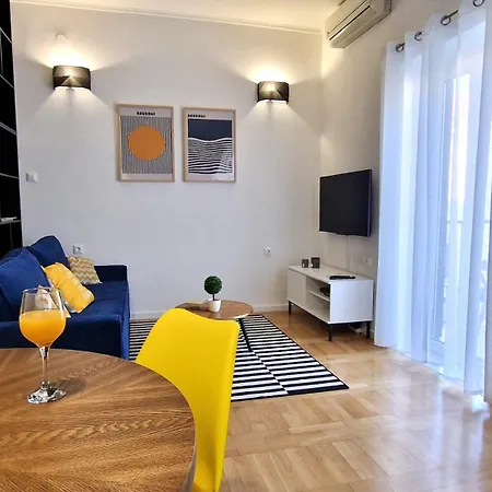 Happy Place Apartment